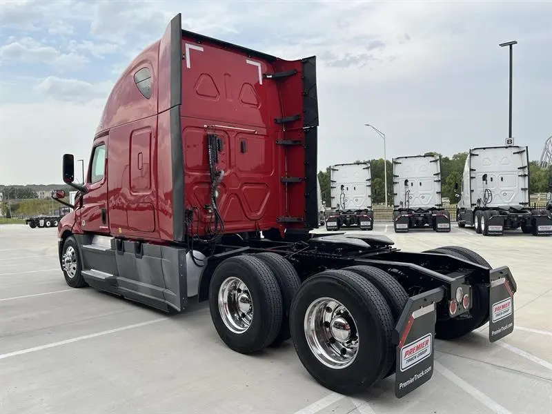 Cascadia on road